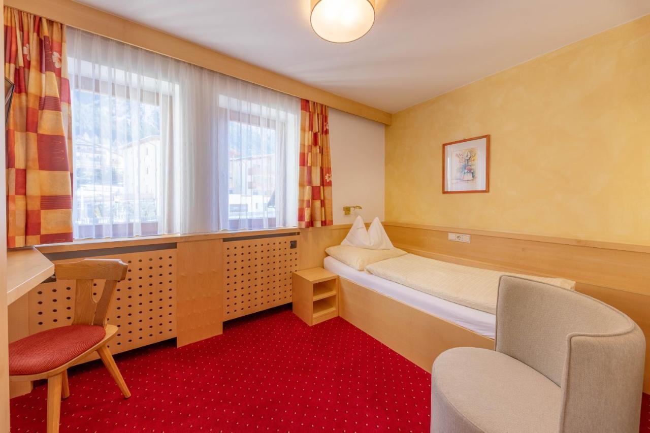 Hotel Schwarzer Adler Resia Ngoại thất bức ảnh