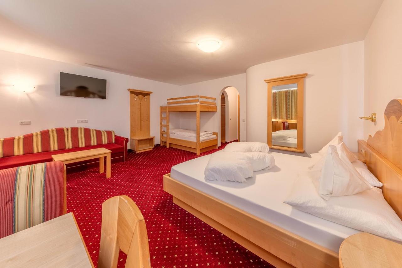 Hotel Schwarzer Adler Resia Ngoại thất bức ảnh