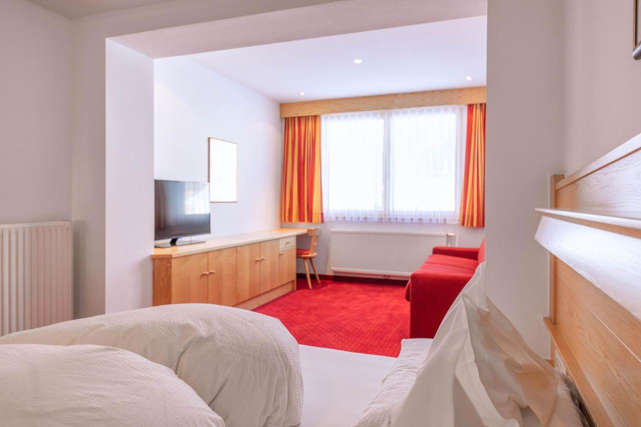 Hotel Schwarzer Adler Resia Ngoại thất bức ảnh
