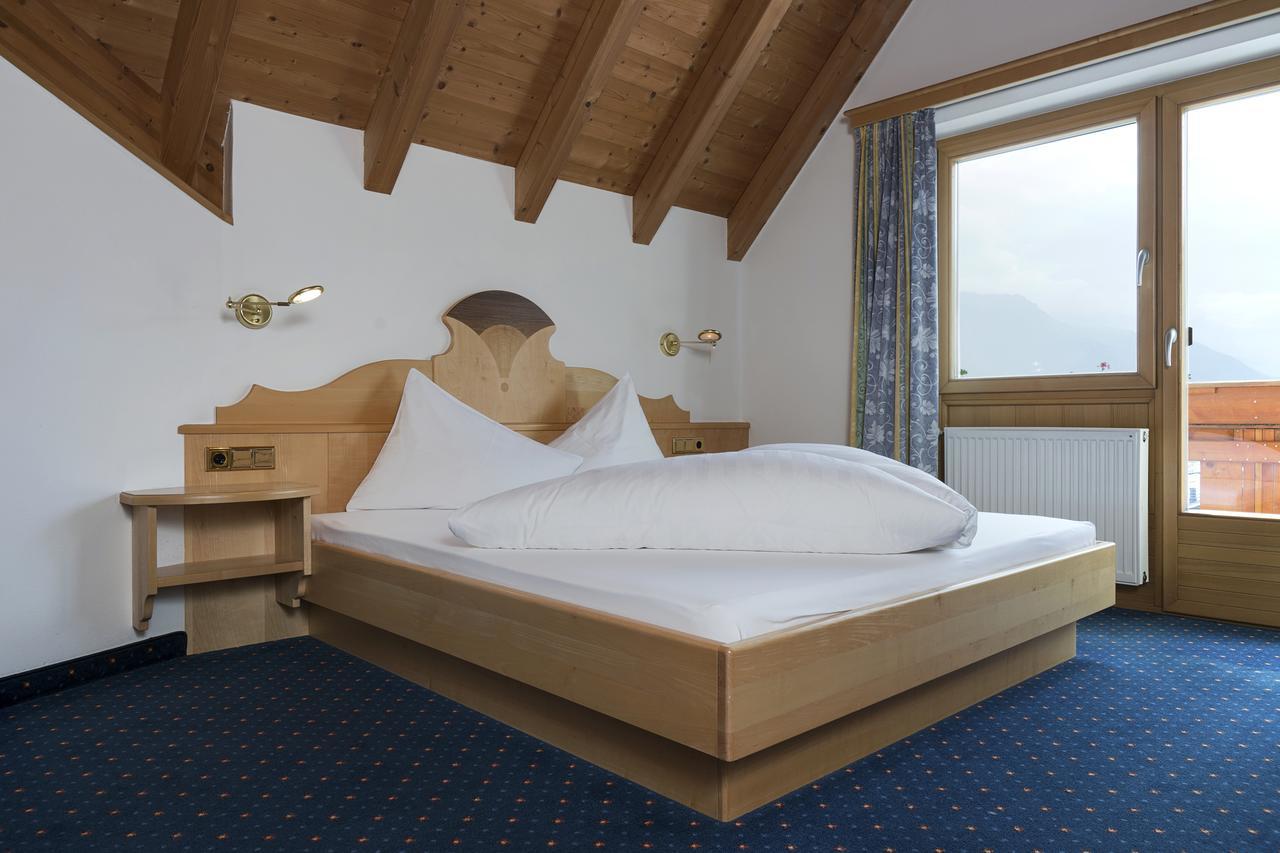 Hotel Schwarzer Adler Resia Ngoại thất bức ảnh