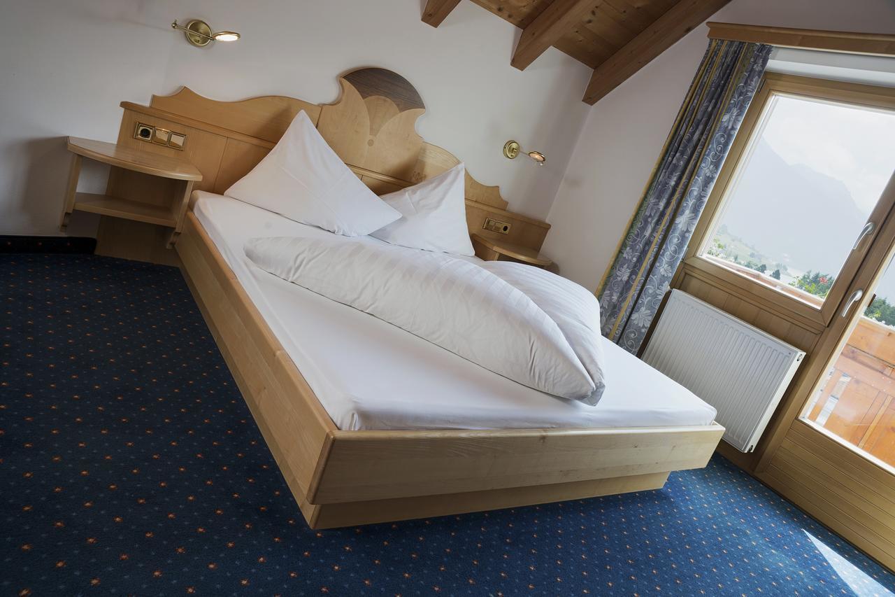 Hotel Schwarzer Adler Resia Ngoại thất bức ảnh