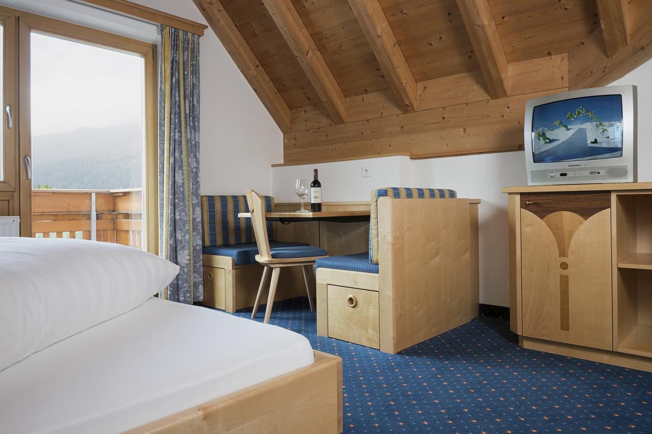 Hotel Schwarzer Adler Resia Ngoại thất bức ảnh