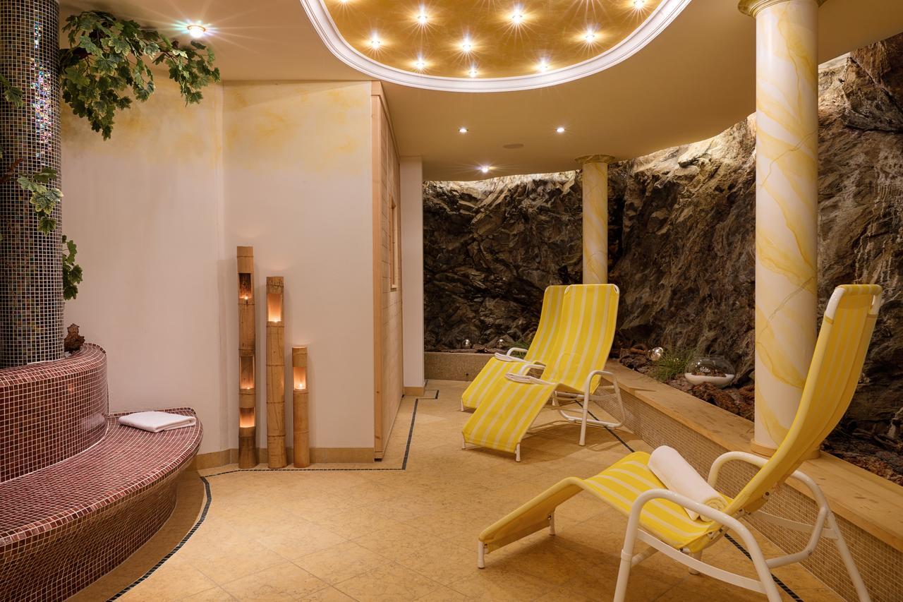 Hotel Schwarzer Adler Resia Ngoại thất bức ảnh
