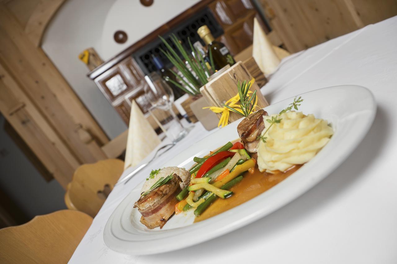 Hotel Schwarzer Adler Resia Ngoại thất bức ảnh